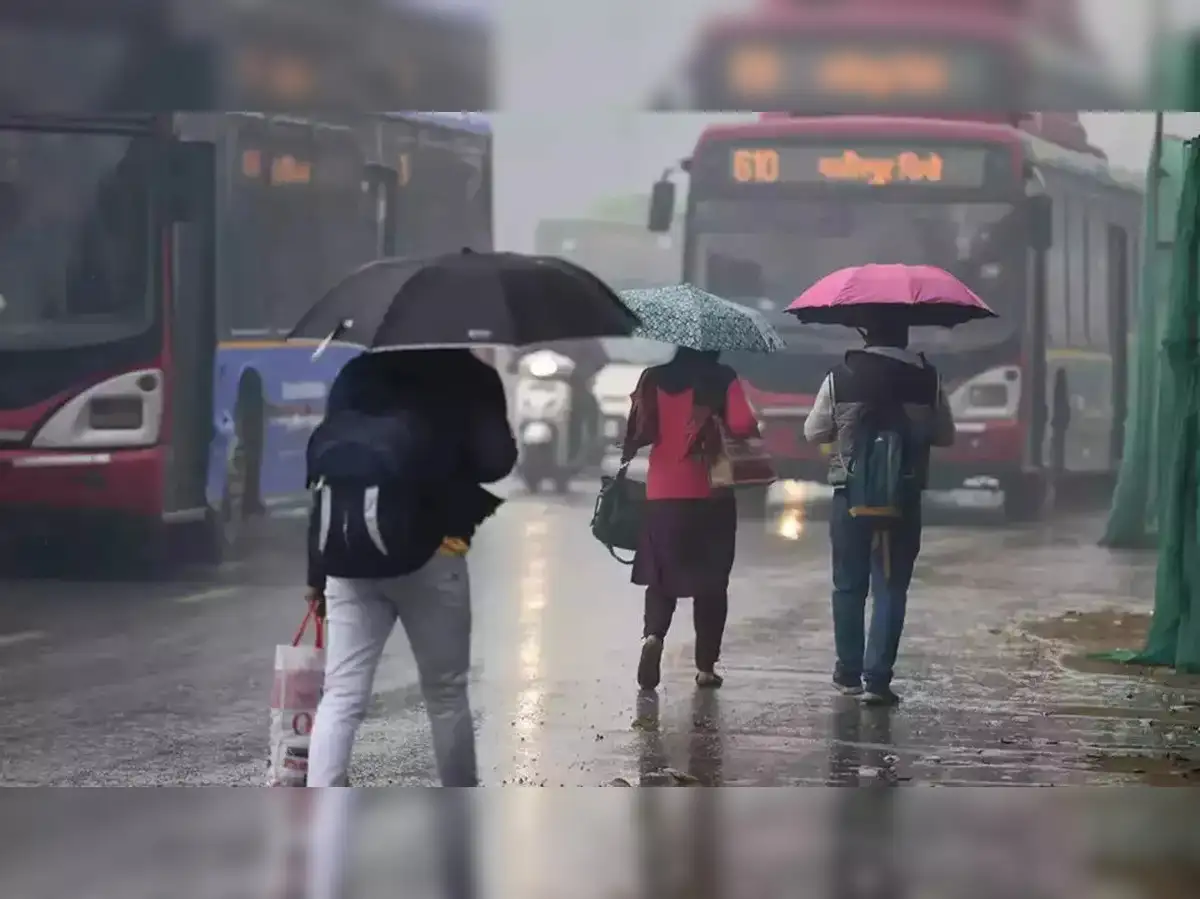 Weather changed in Delhi-NCR relief from heat and humidity due to rain