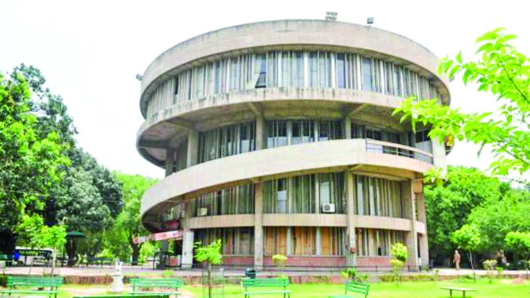 AAP vs Central Government over Punjab Universitys autonomy and control